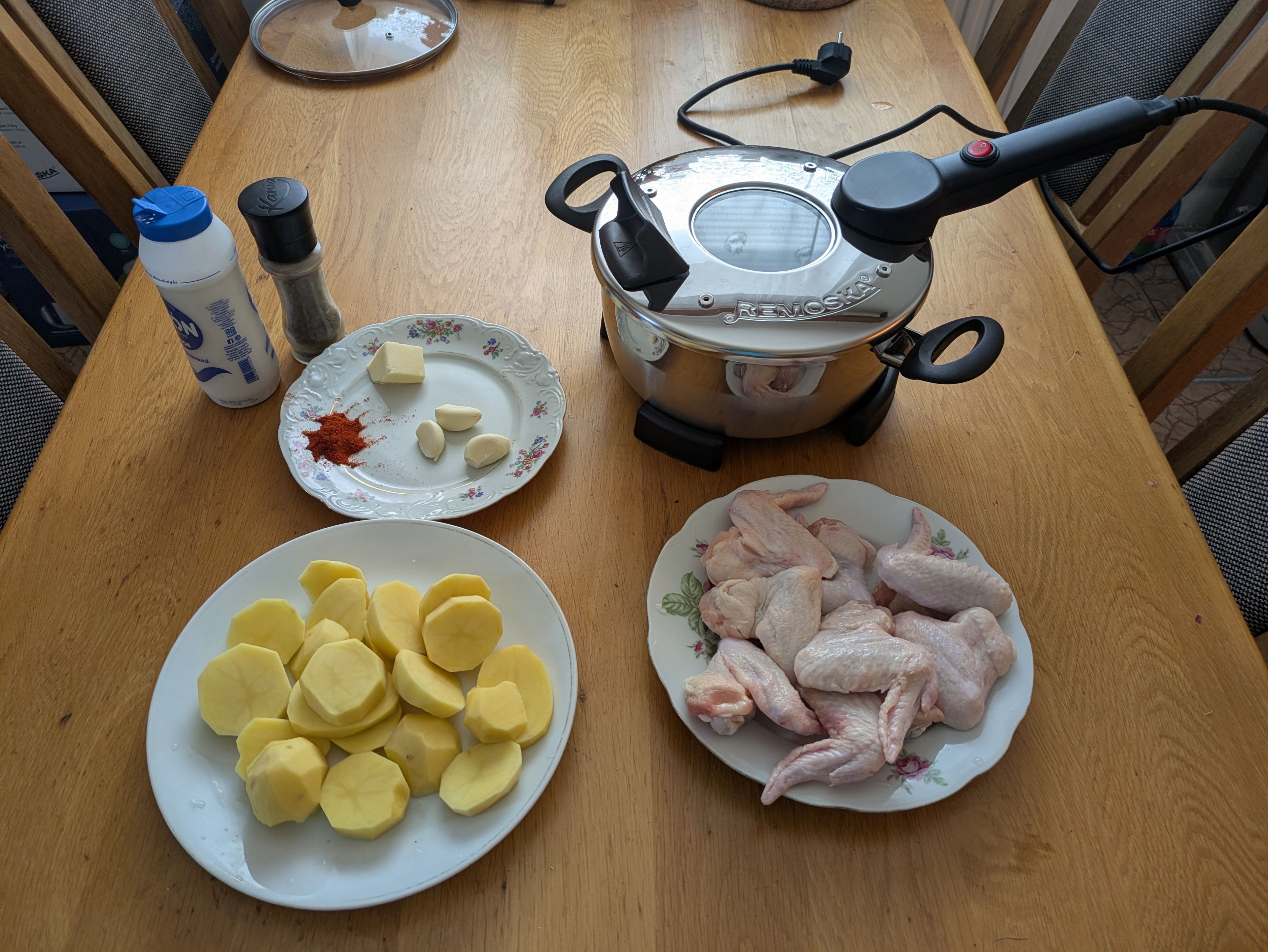 Kippenvleugels met aardappelen